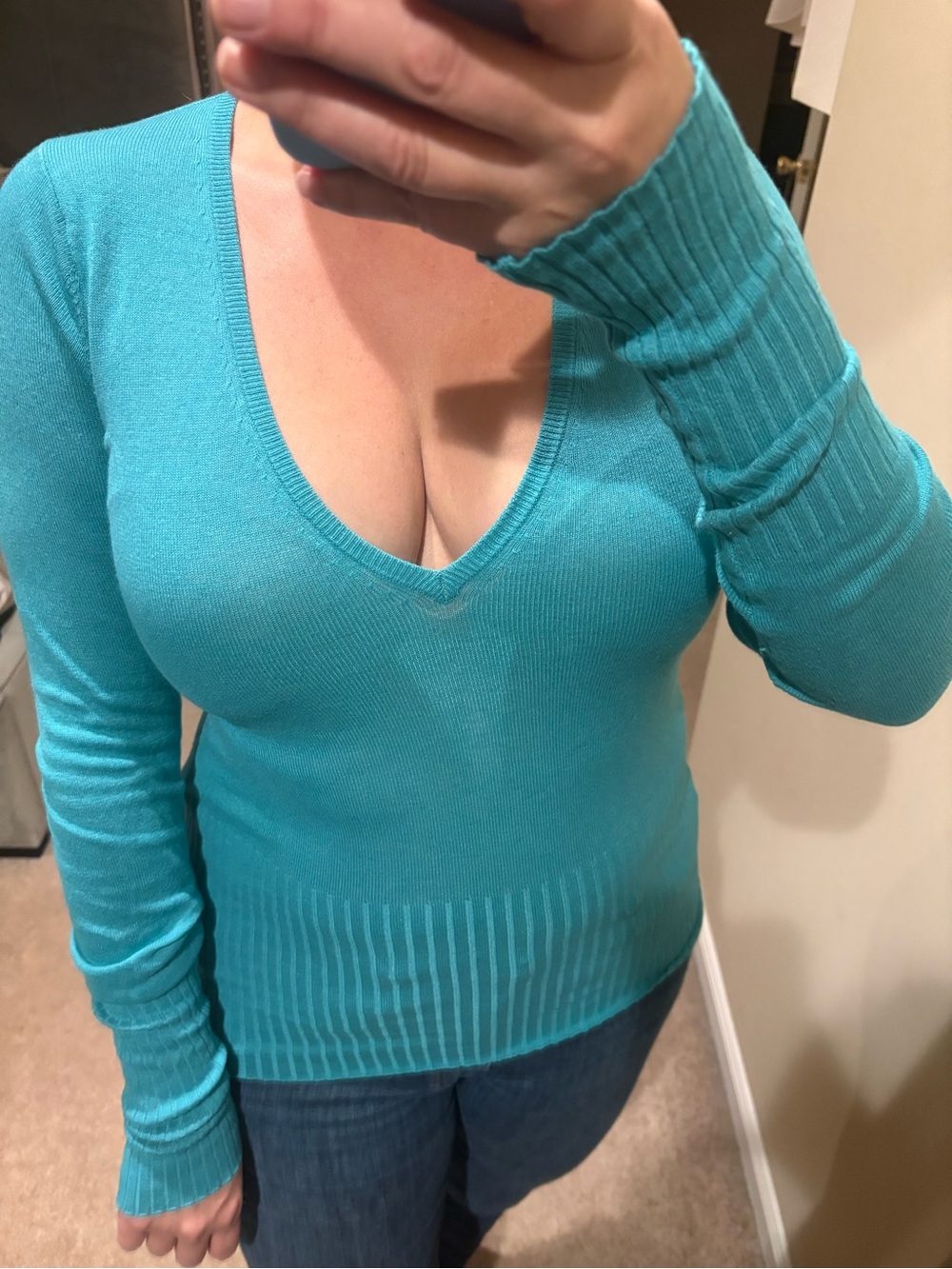 Gold Hawk silk cashmere v neck sweater M